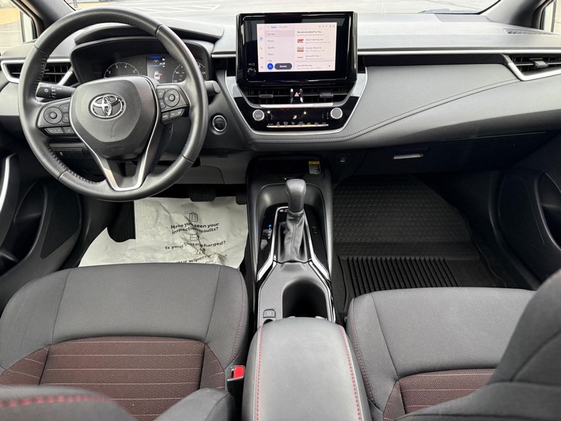 Toyota Corolla Hybrid Vehicle Image 12