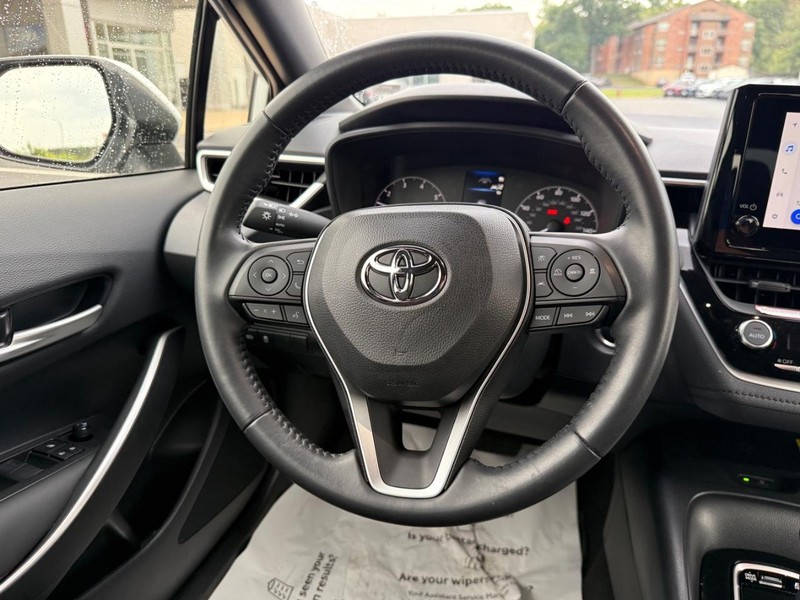 Toyota Corolla Hybrid Vehicle Image 13