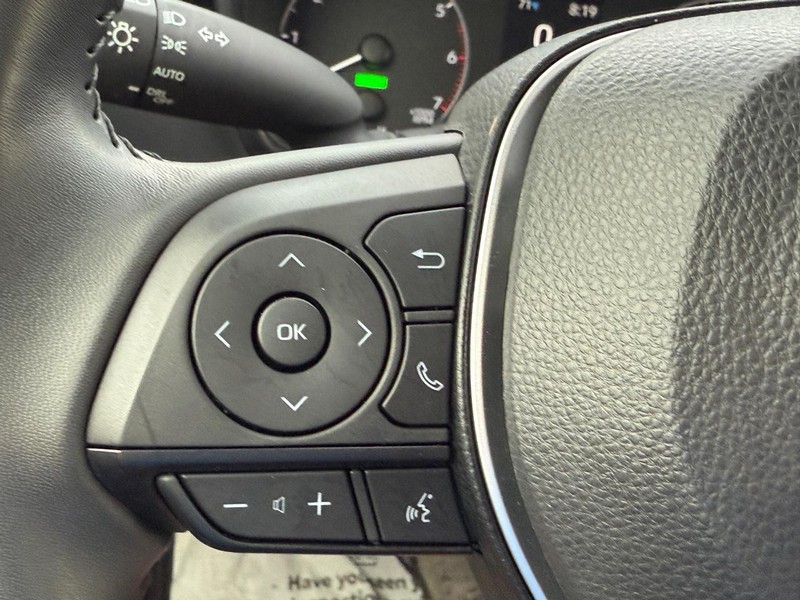 Toyota Corolla Hybrid Vehicle Image 17