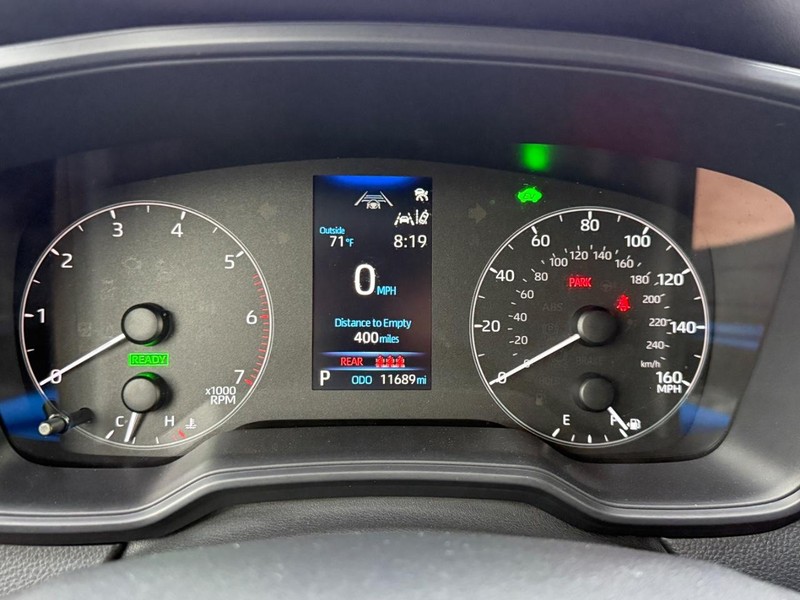 Toyota Corolla Hybrid Vehicle Image 19