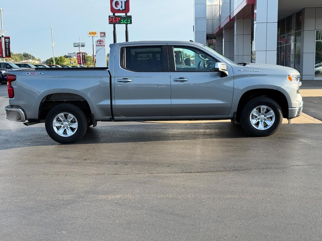 Chevrolet Silverado 1500 Vehicle Full-screen Gallery Image 02