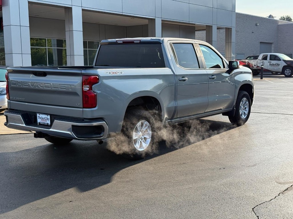 Chevrolet Silverado 1500 Vehicle Full-screen Gallery Image 03