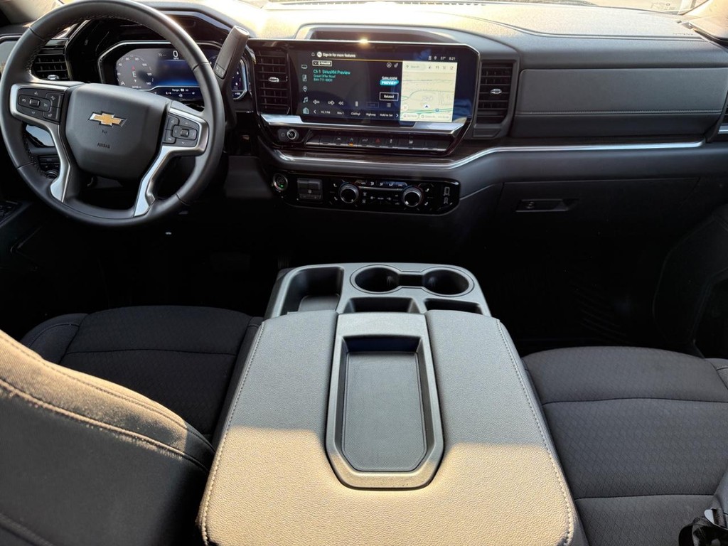 Chevrolet Silverado 1500 Vehicle Full-screen Gallery Image 12