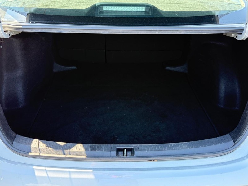 Toyota Corolla Vehicle Image 4