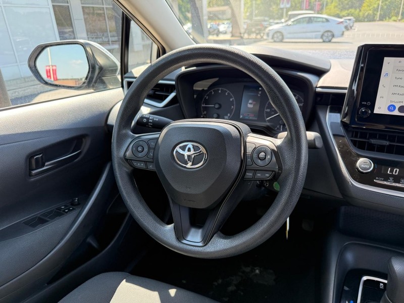 Toyota Corolla Vehicle Image 12