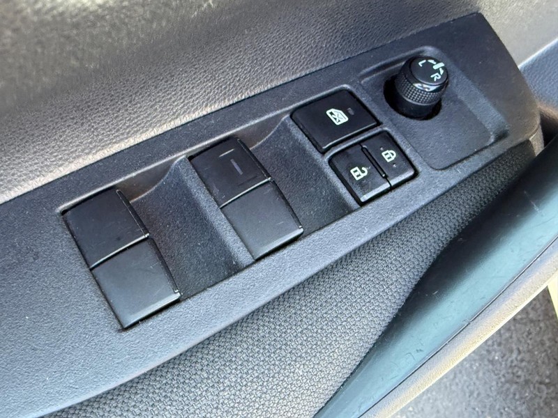 Toyota Corolla Vehicle Image 14