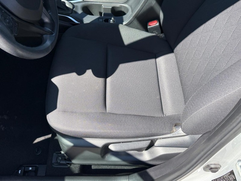 Toyota Corolla Vehicle Image 15
