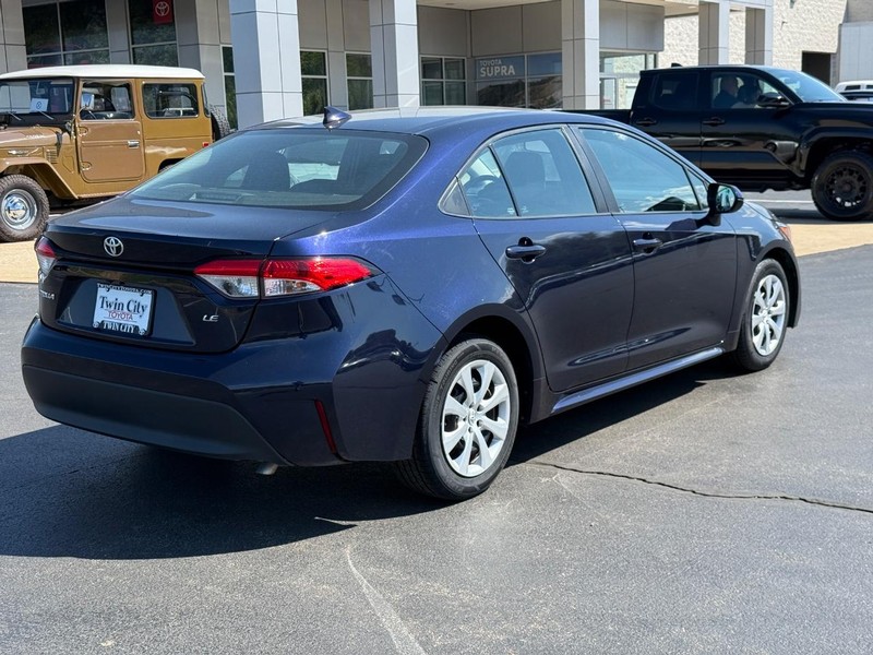 Toyota Corolla Vehicle Image 3