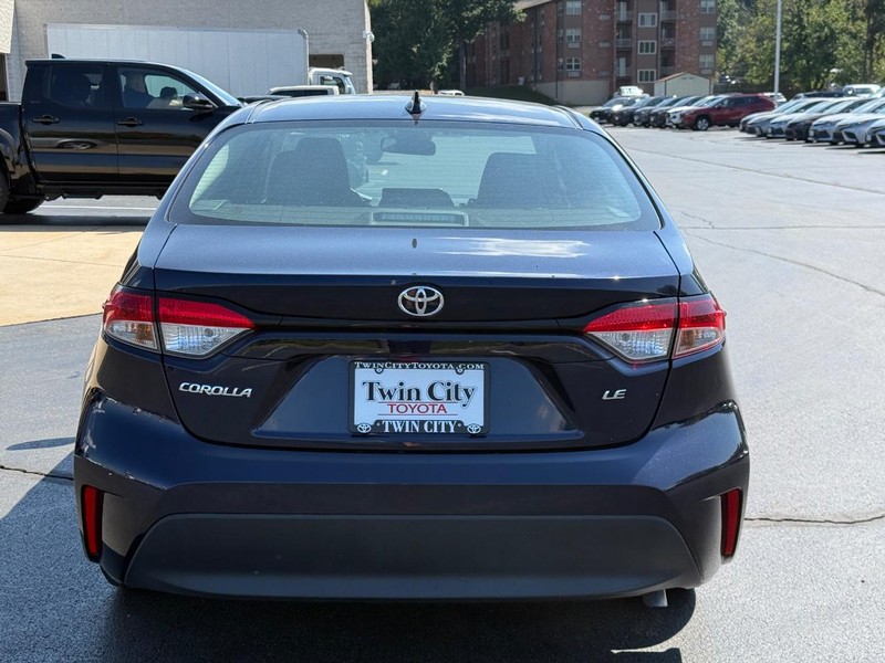 Toyota Corolla Vehicle Image 4