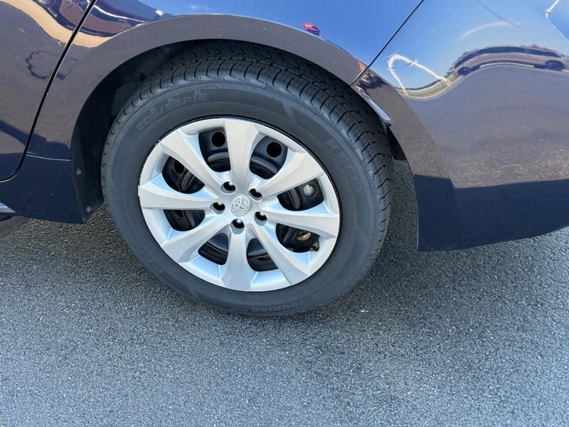 Toyota Corolla Vehicle Image 7