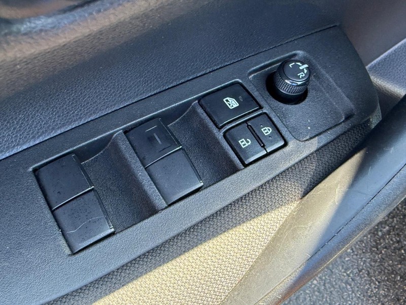 Toyota Corolla Vehicle Image 14