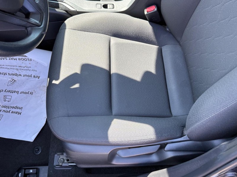 Toyota Corolla Vehicle Image 15