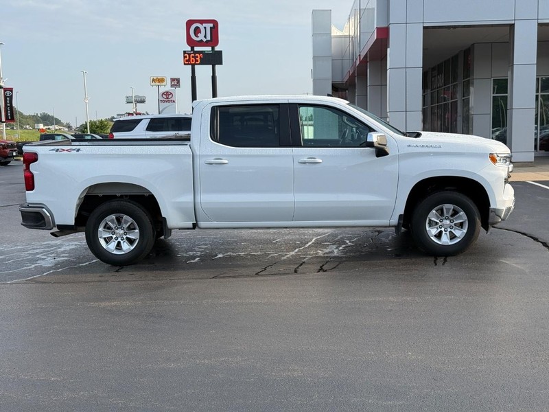 Chevrolet Silverado 1500 Vehicle Image 2