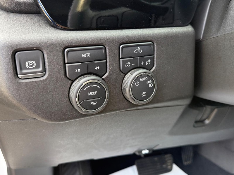 Chevrolet Silverado 1500 Vehicle Image 17