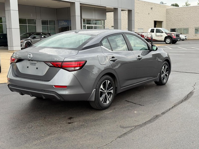 Nissan Sentra Vehicle Image 3
