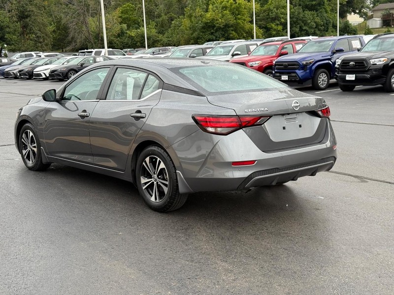 Nissan Sentra Vehicle Image 7