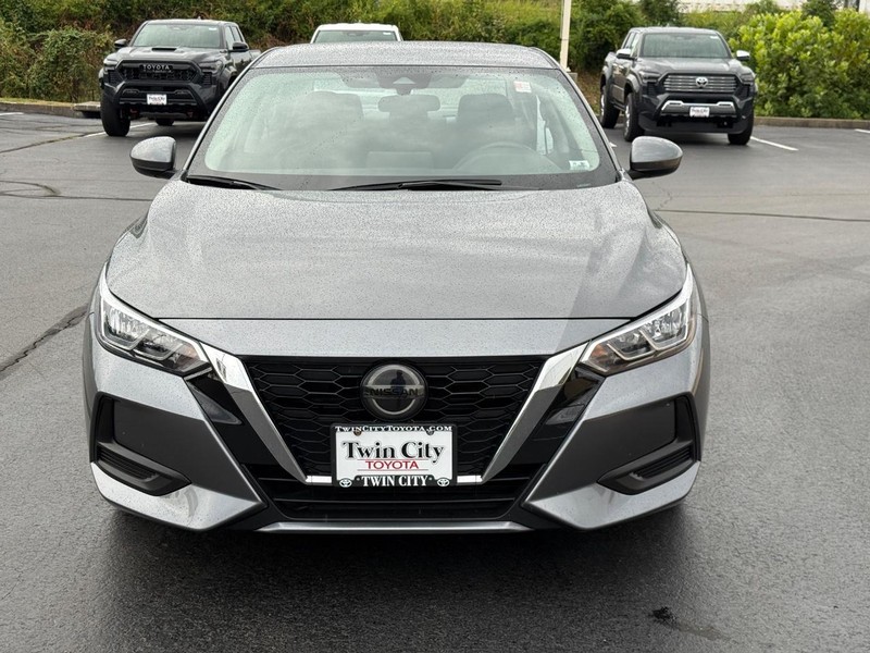Nissan Sentra Vehicle Image 10