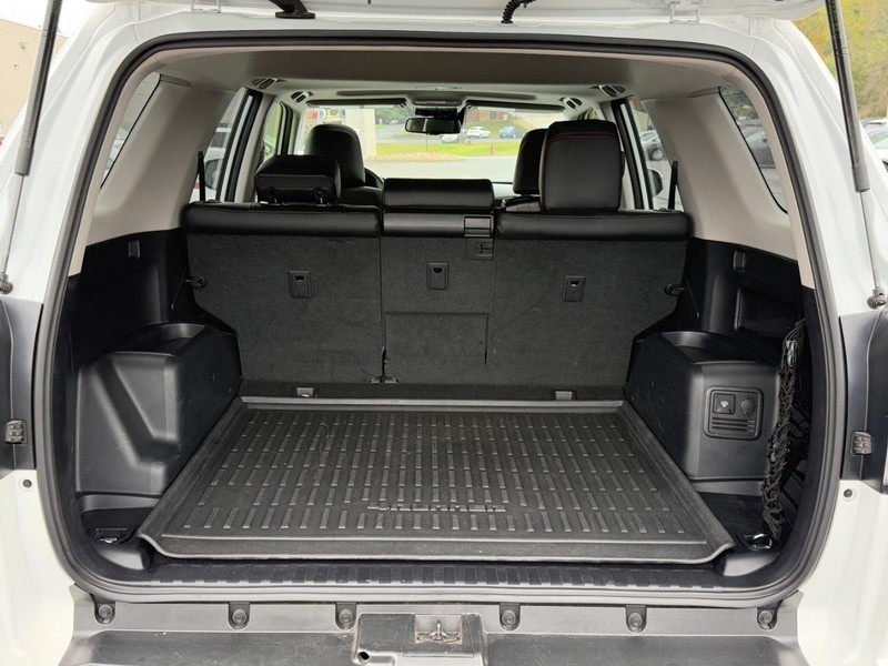 Toyota 4Runner Vehicle Image 4