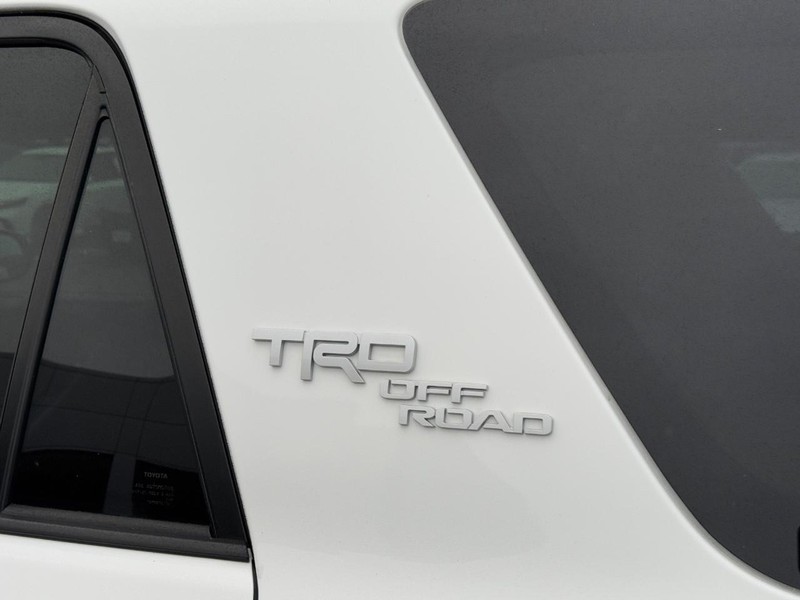Toyota 4Runner Vehicle Image 7