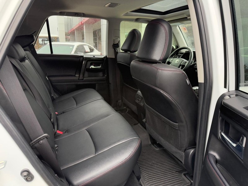 Toyota 4Runner Vehicle Image 11