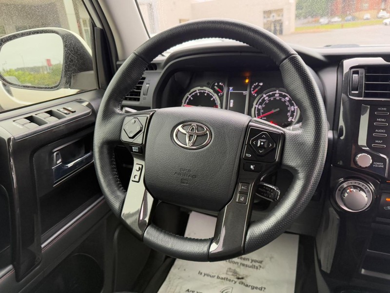 Toyota 4Runner Vehicle Image 13