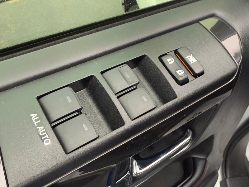 Toyota 4Runner Vehicle Image 15