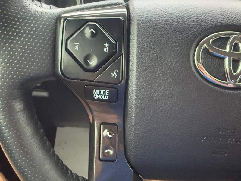 Toyota 4Runner Vehicle Image 17