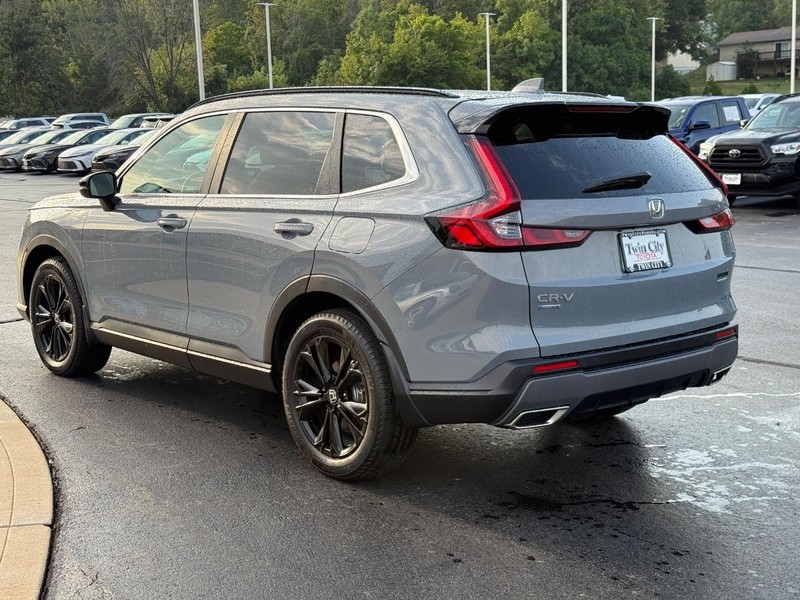 Honda CR-V Hybrid Vehicle Image 7
