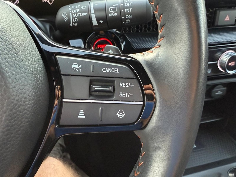 Honda CR-V Hybrid Vehicle Image 19