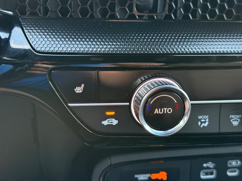 Honda CR-V Hybrid Vehicle Image 23