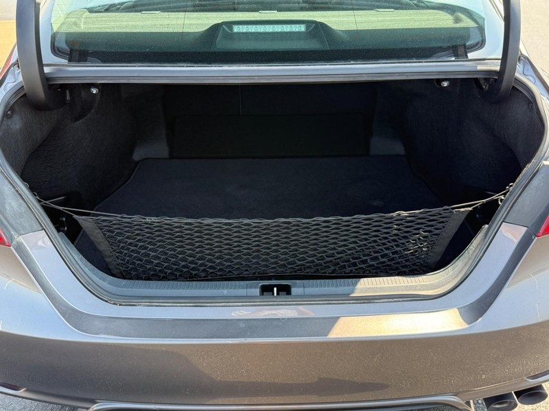 Toyota Camry Vehicle Image 4
