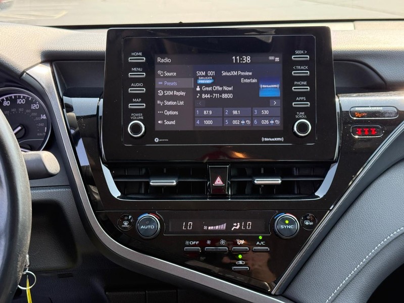 Toyota Camry Vehicle Image 14