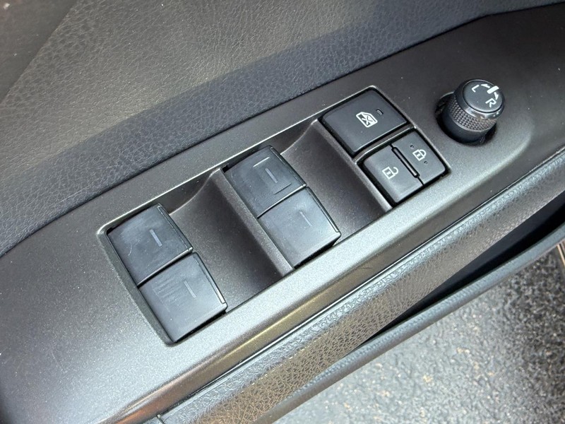 Toyota Camry Vehicle Image 15
