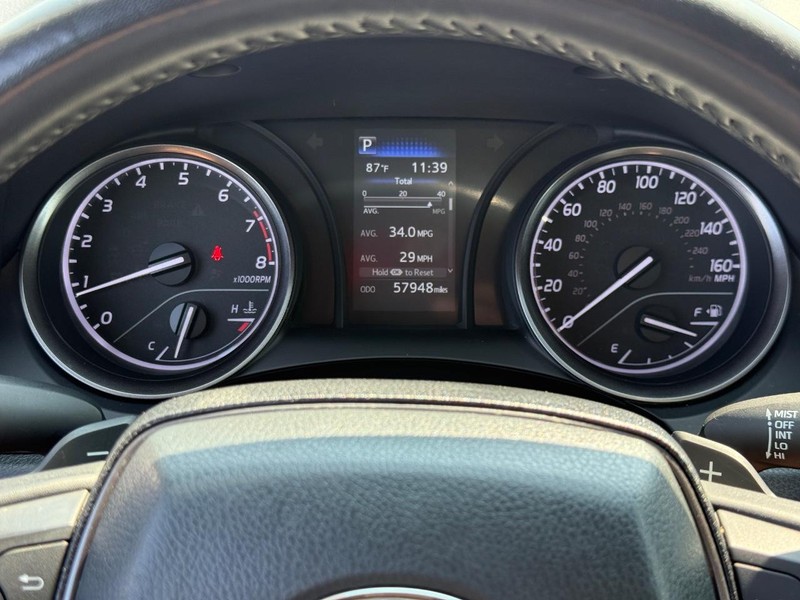 Toyota Camry Vehicle Image 21