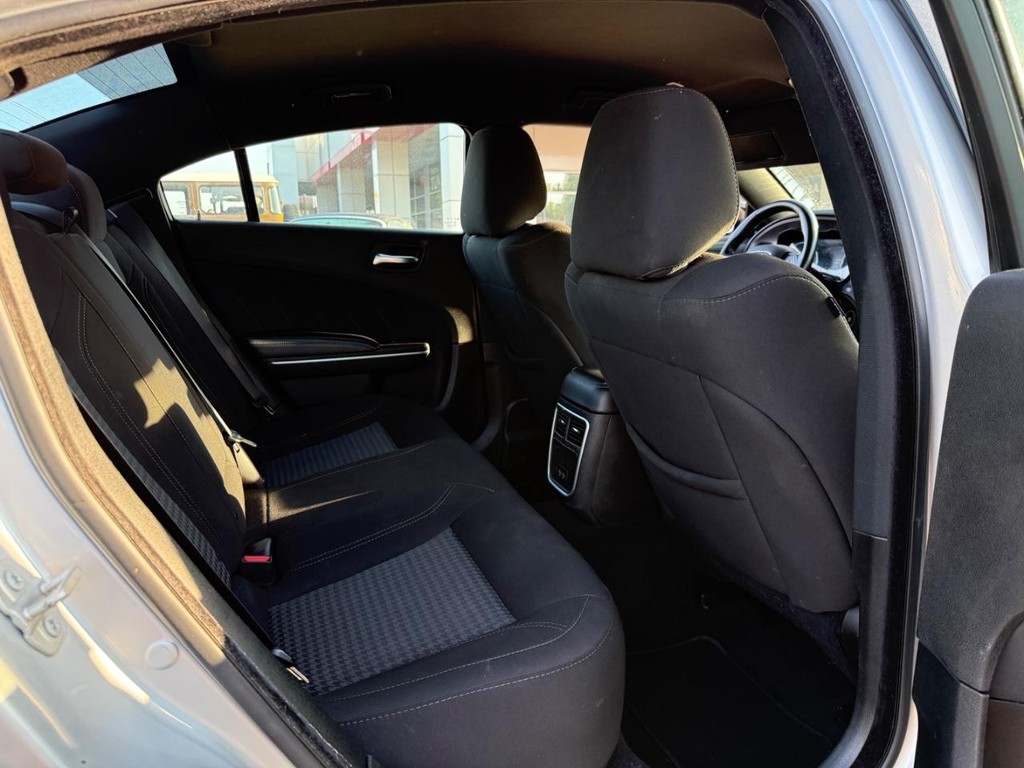 Dodge Charger Vehicle Full-screen Gallery Image 10