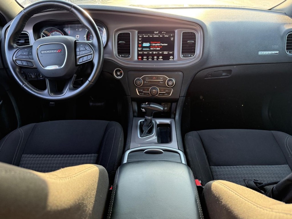 Dodge Charger Vehicle Full-screen Gallery Image 11