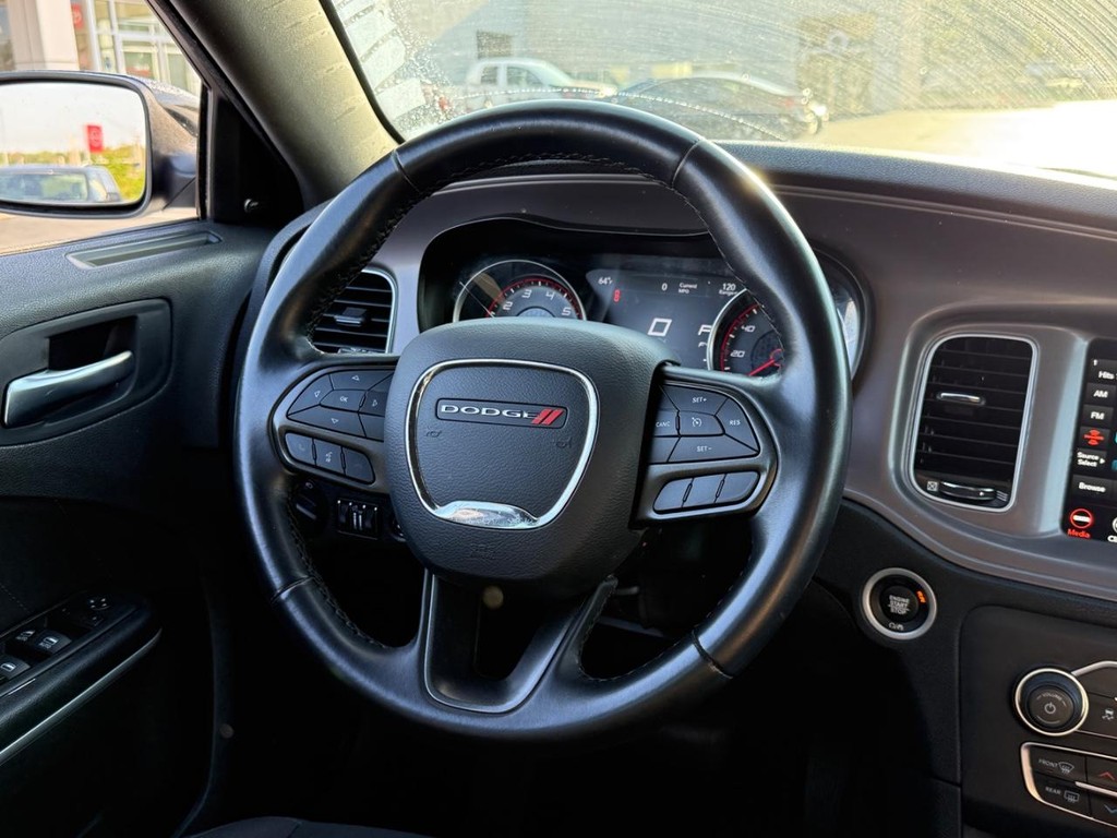 Dodge Charger Vehicle Full-screen Gallery Image 12