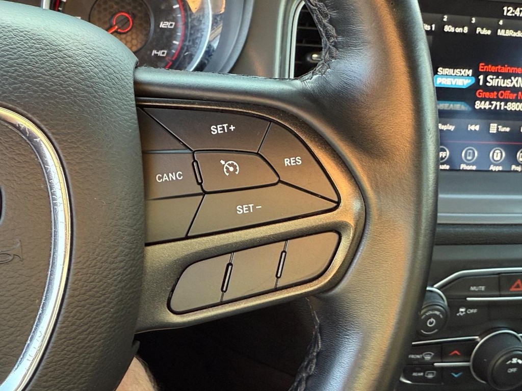 Dodge Charger Vehicle Full-screen Gallery Image 18