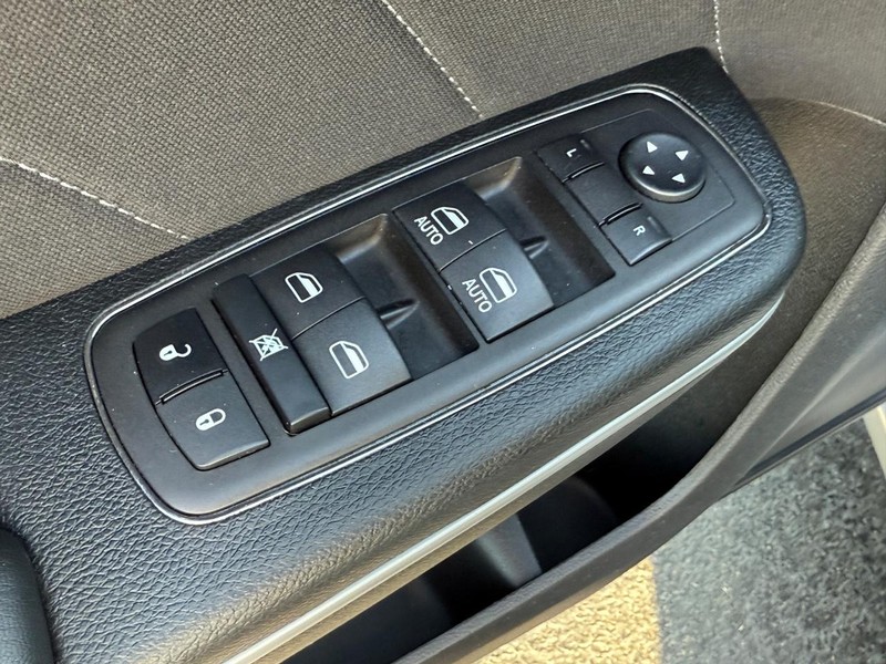 Dodge Charger Vehicle Image 14