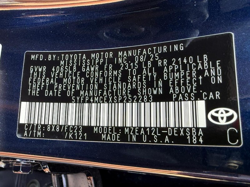 Toyota Corolla Vehicle Image 16