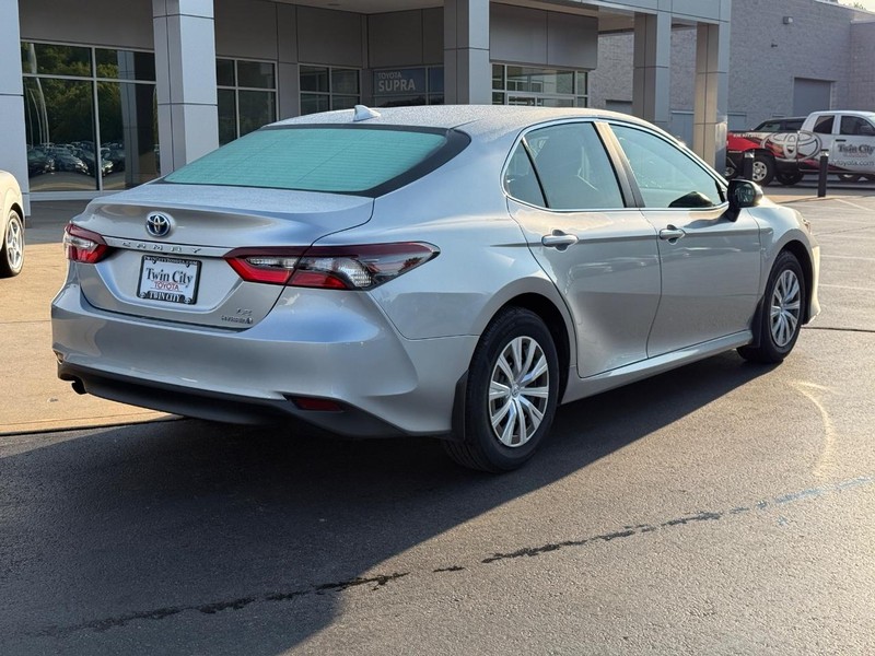 Toyota Camry Hybrid Vehicle Image 3