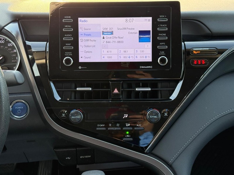 Toyota Camry Hybrid Vehicle Image 14