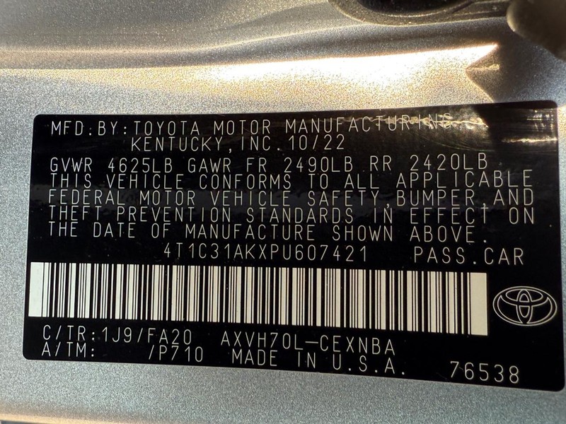 Toyota Camry Hybrid Vehicle Image 20
