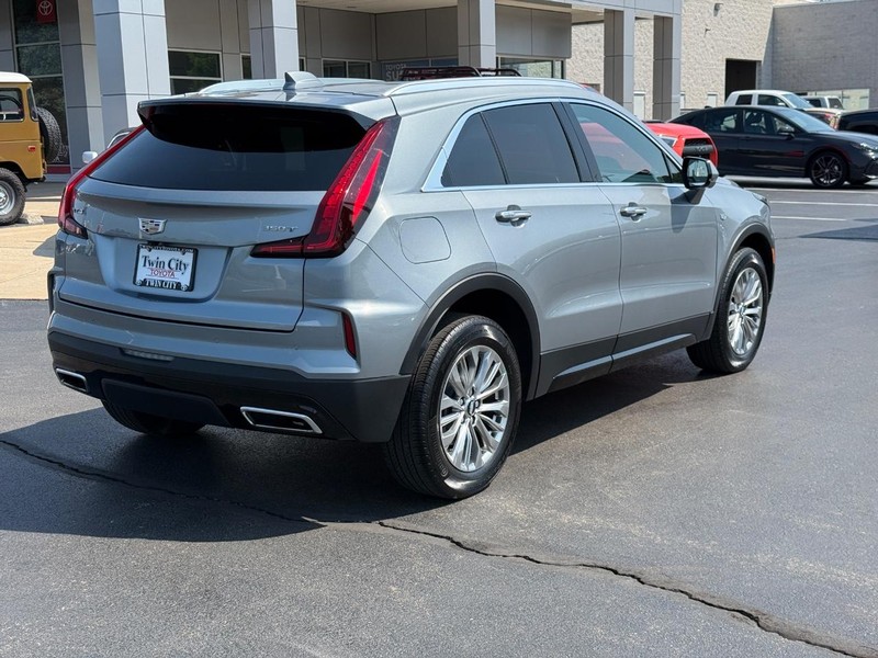 Cadillac XT4 Vehicle Image 3