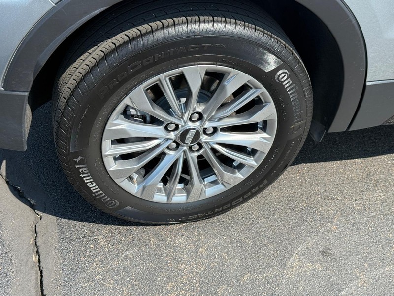 Cadillac XT4 Vehicle Image 4
