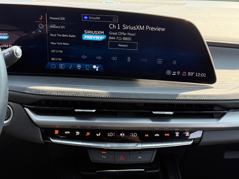 Cadillac XT4 Vehicle Image 8
