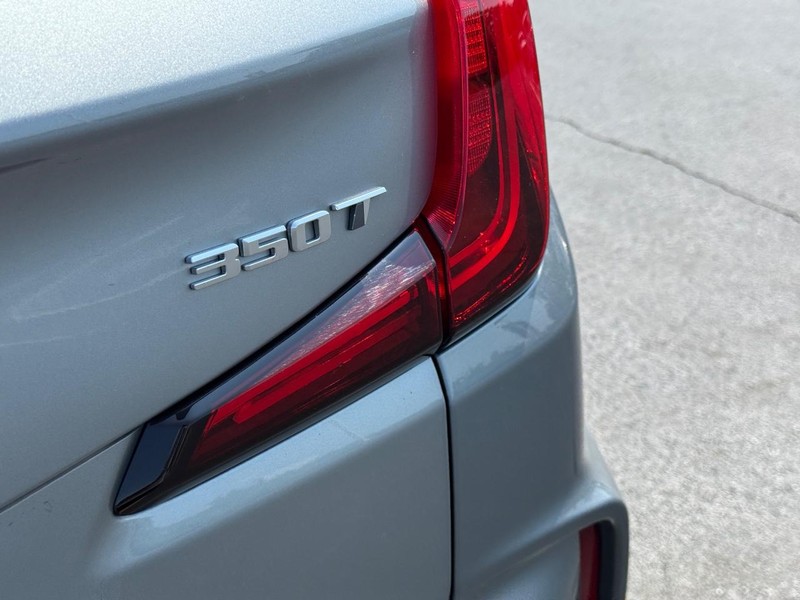 Cadillac XT4 Vehicle Image 11
