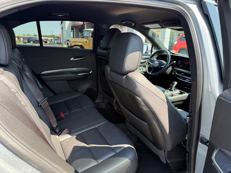 Cadillac XT4 Vehicle Image 16