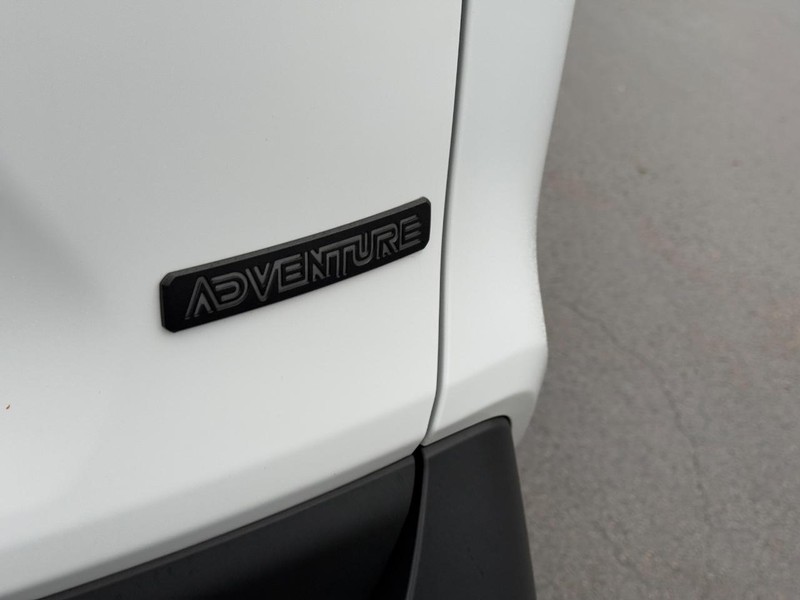 Toyota RAV4 Vehicle Image 6