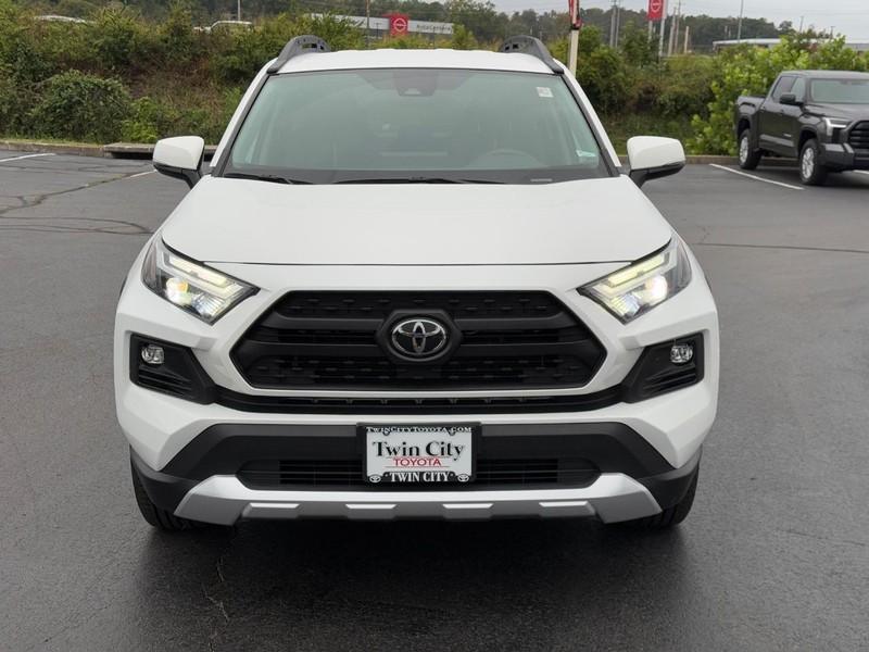 Toyota RAV4 Vehicle Image 10